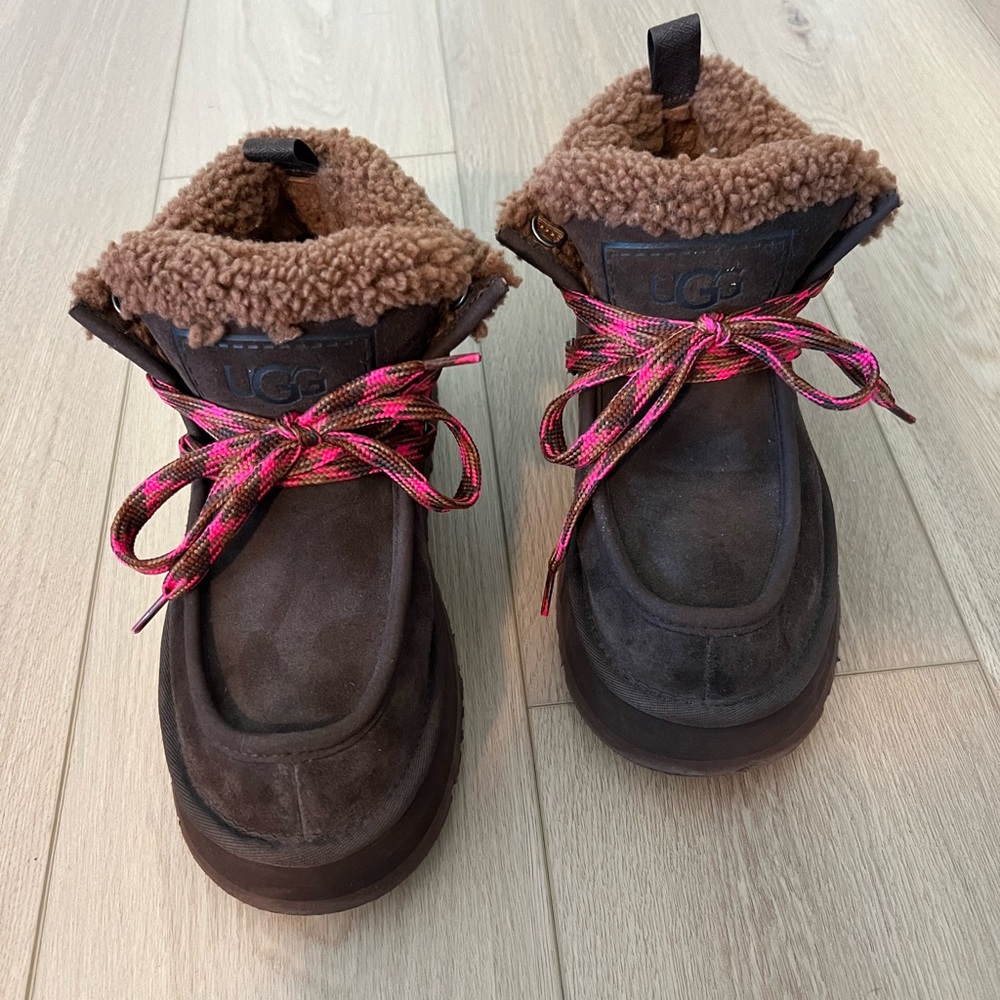 UGG Brown Lace Up Boots with Red Laces - Picture 2 of 4